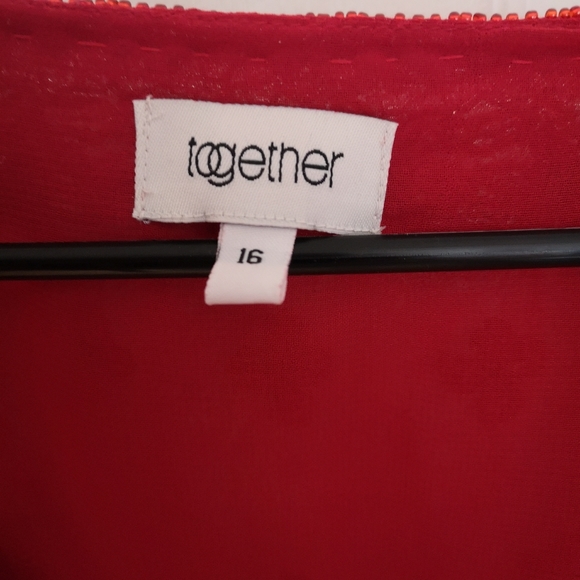 Red beaded tunic - Picture 5 of 6